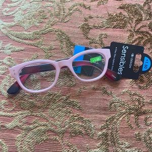 NWT Sensibles ultra thin reading glasses.